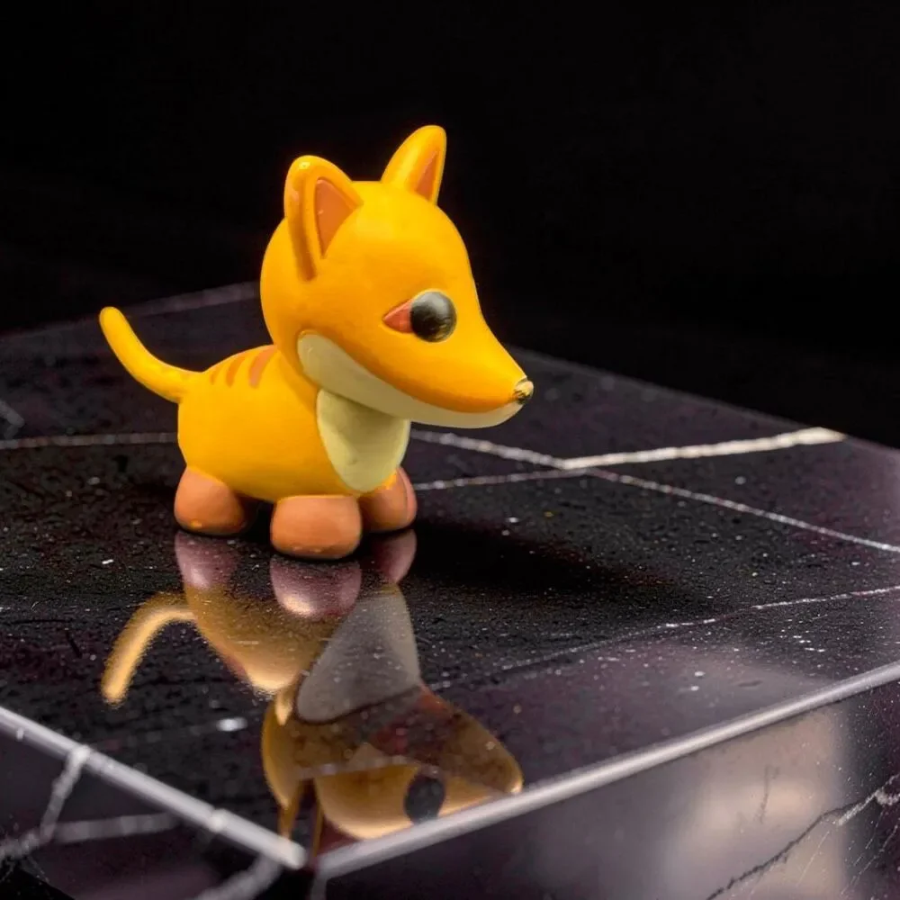 Jazwares Adopt Me! - Fossil Island Red Fox Mini PVC Figure A67